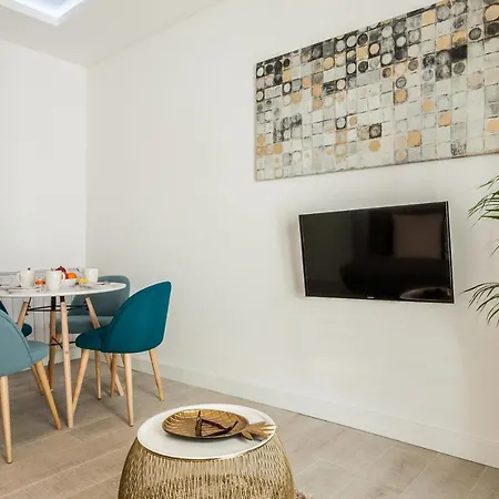 Sunny In Amazing Alfama Apartment Lisbon