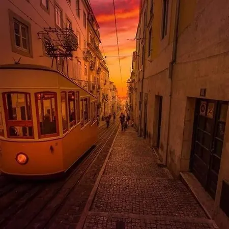 Sunny In Amazing Alfama דירה *